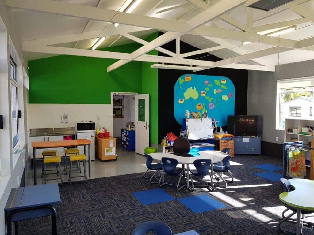 AUTEX wall covering - Vertiface -green and black- classroom